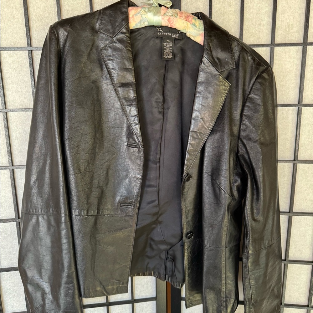 Kenneth Cole /NY 100% Genuine Leather Black, waist.